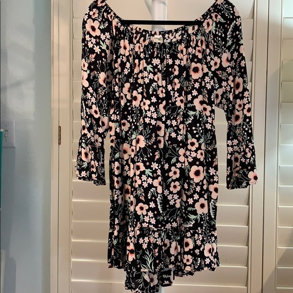 Terra & Sky Tops - Black/blush pink floral Boho top. #A263
